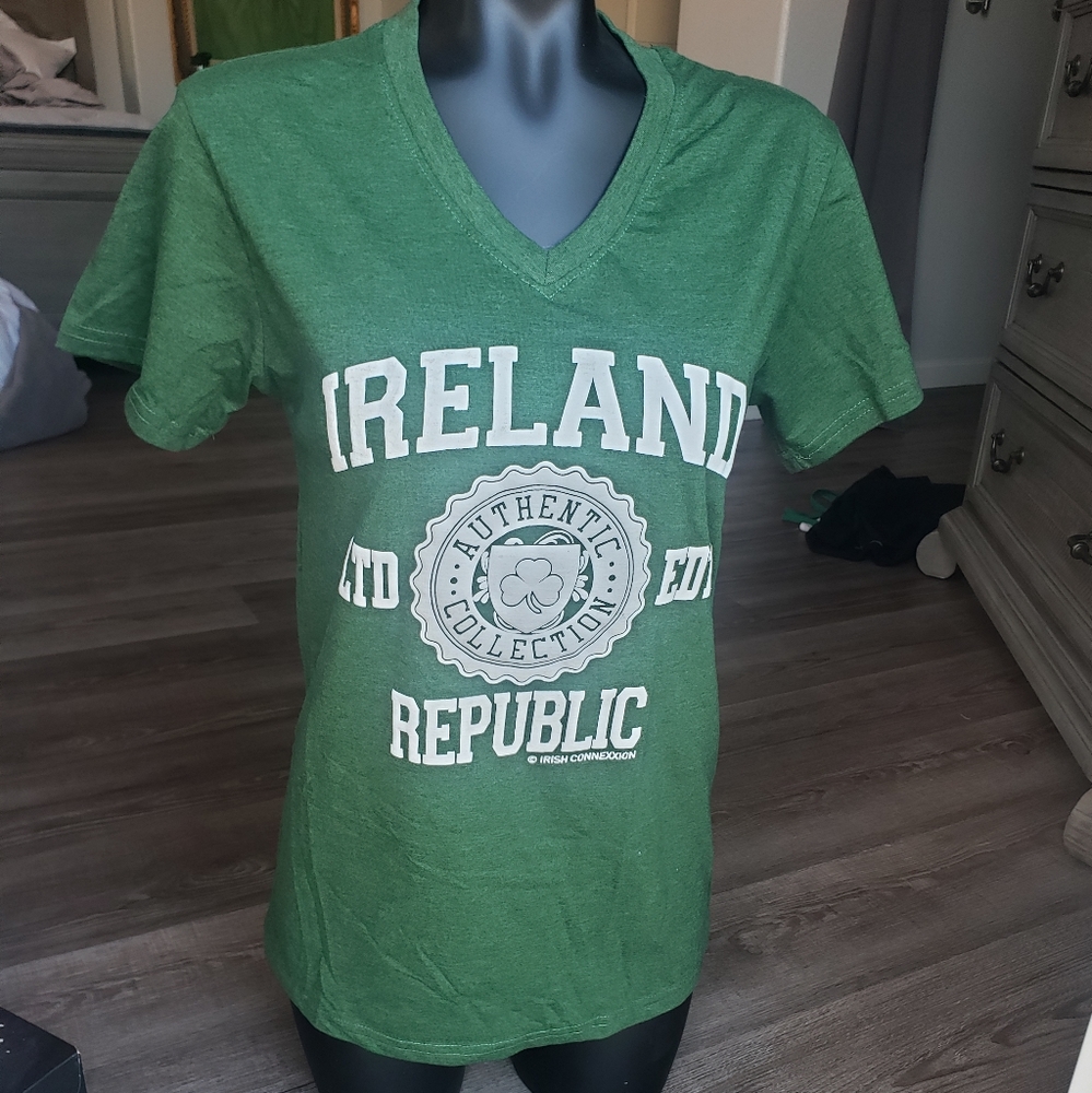 Irish connexxion  v- neck tshirt
